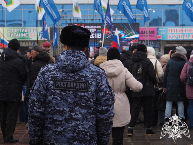 Росгвардия обеспечила безопасность проведения митинг-концерта в Оренбурге в день воссоединения Крыма с Россией