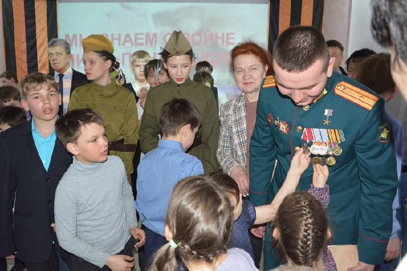 Герой России Игорь Юргин посетил Алданский центр помощи детям-сиротам
