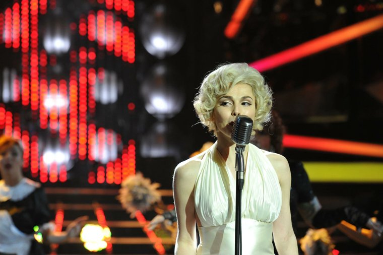 Казанова является основателем и вокалисткой проекта Sati Ethnica