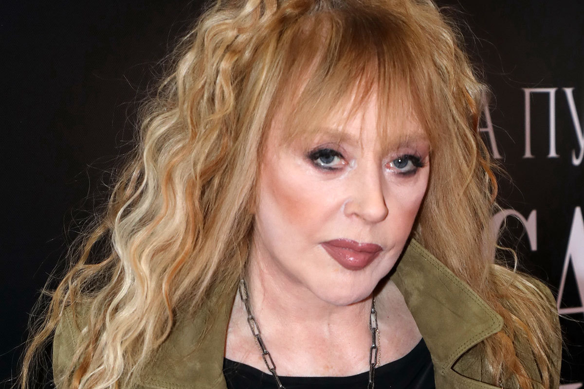 Жизнь аллы борисовной пугачевой. Год рождения аллы пугачевой. Пугачева. Рост аллы пугачевой. Пугачева плачет.