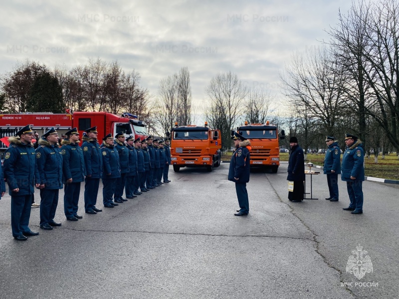 На вооружение белгородских пожарных и спасателей поступили 9 новых специализированных автомобилей