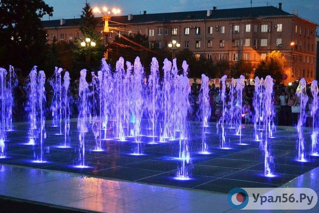 Фонтан на Комсомольской площади, фото из архива