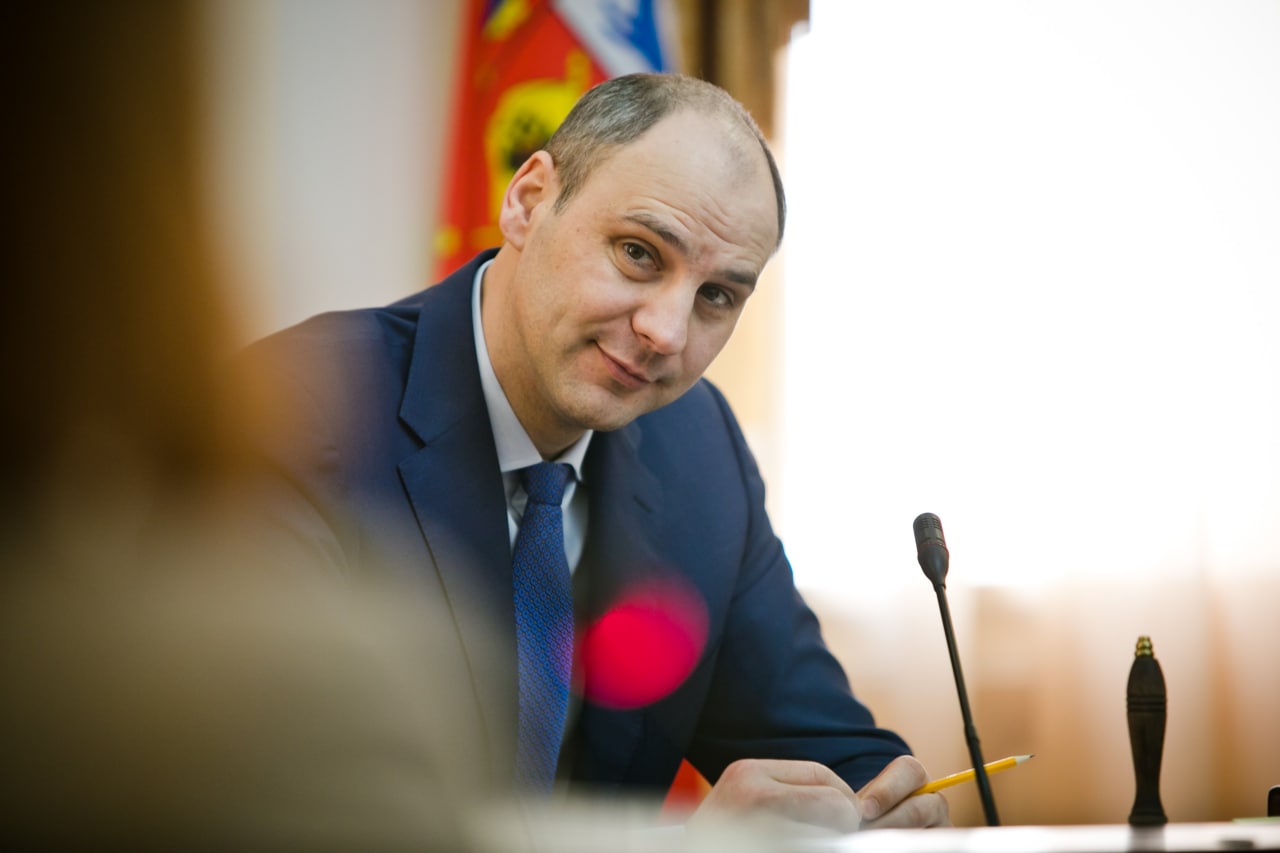 денис паслер оренбург. паслер губернатор оренбургской области. паслер портрет. денис владимирович паслер. паслер губернатор оренбургской.