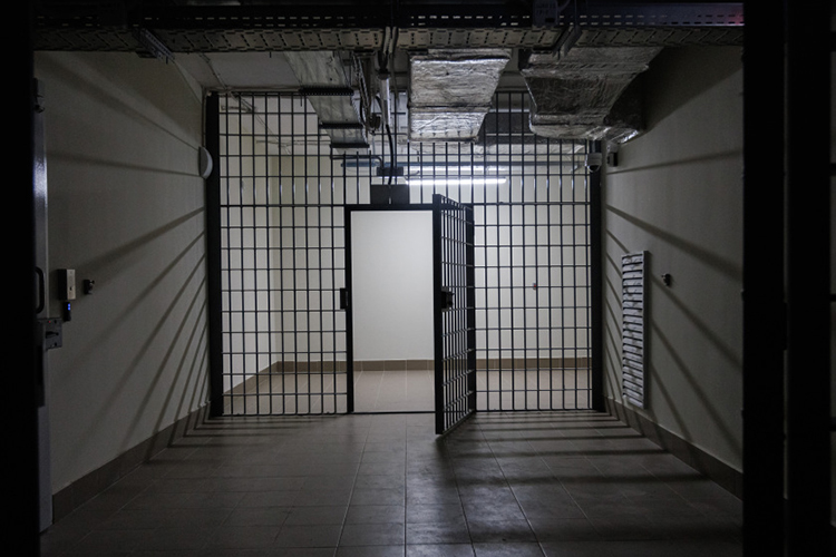 «У всех, кто молодые, за плечами статья 228. По крайней мере, 99 процентов молодых бойцов, если ты у них спросишь, назовут эту статью. За нее дают очень большие сроки, и для молодых уйти на СВО — это единственный лучший вариант»