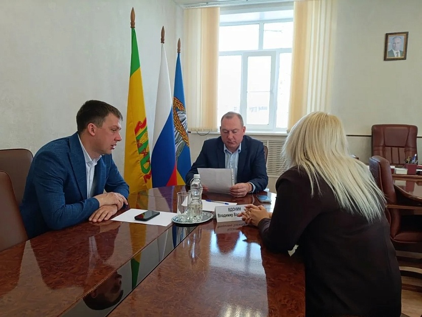 Владимир Вдонин провел прием граждан