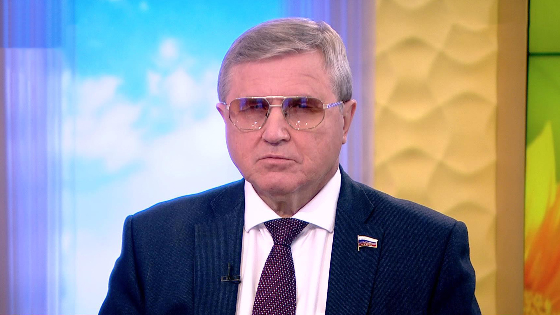 Депутат Смолин о приговоре учителю на Урале: образование — не услуга