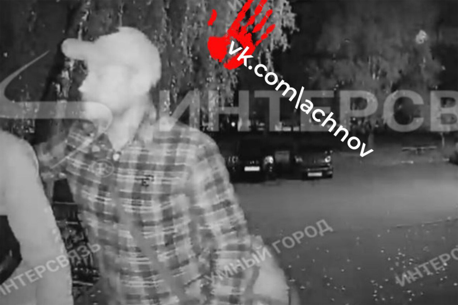 мужчина с топором в абакане