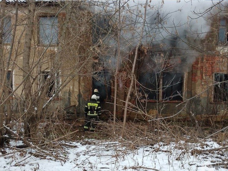 Пожар в Донском потушили 2 декабря сотрудники МЧС