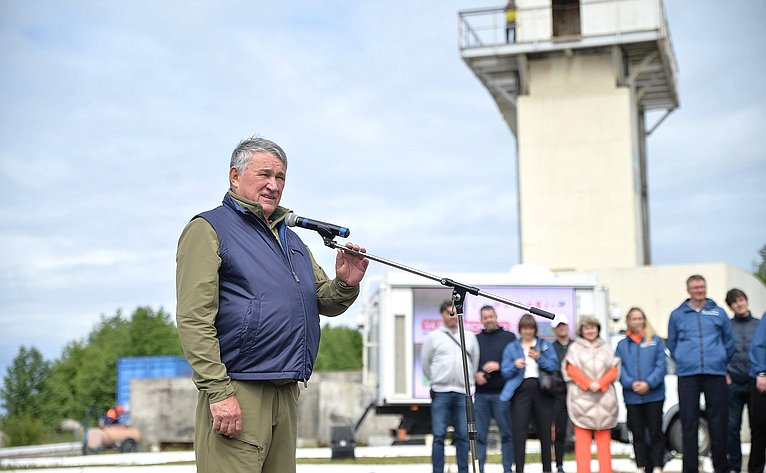 Юрий Воробьев принял участие в мероприятиях каникулярной профориентационной школы «За безопасность!», прошедших в рамках XI Форума регионов Беларуси и России на базе арктического спасательного учебно-научного центра «Вытегра»