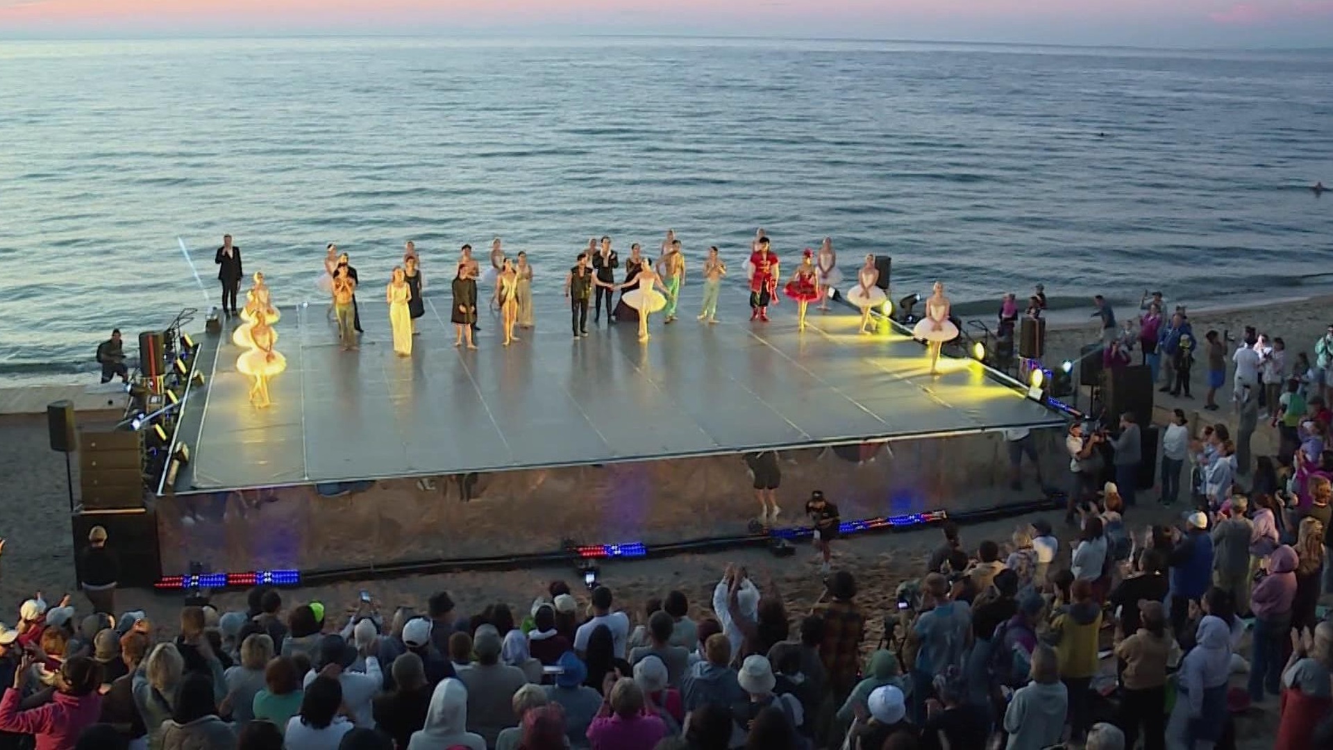 Танцевальный фестиваль на Байкале завершился балетом под открытым небом