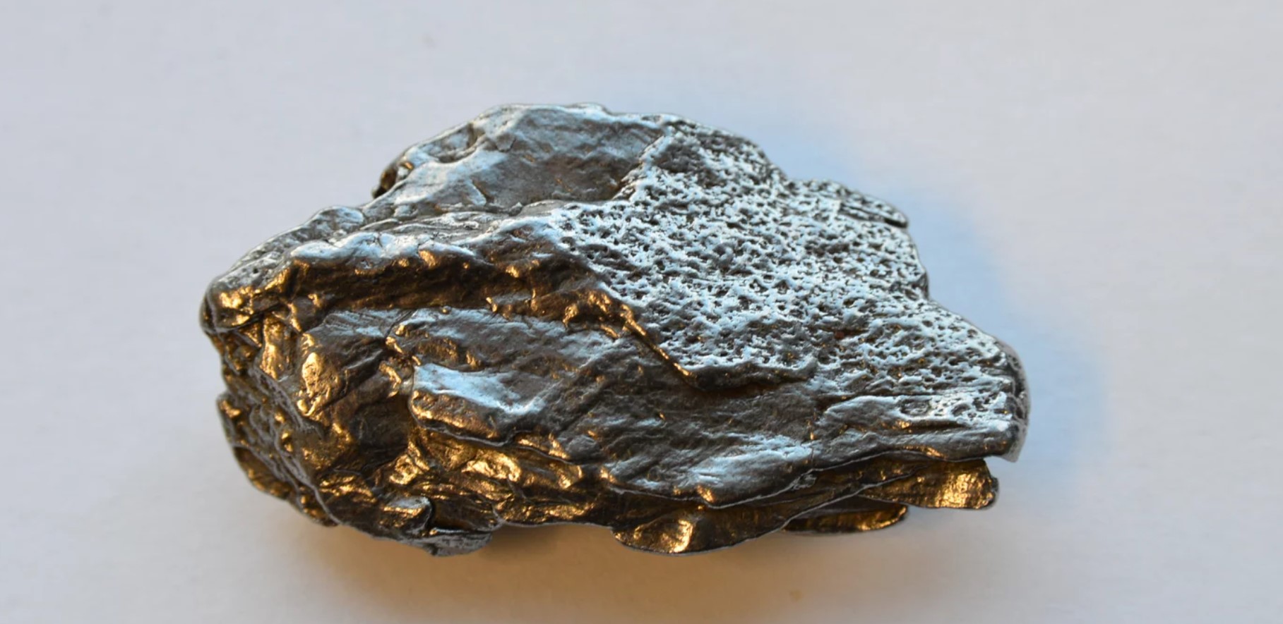 Жизнь в железе. Метеорит Кампо-дель-Сьело. Железный метеорит. Метеорит палласит. Метеорит из золота.