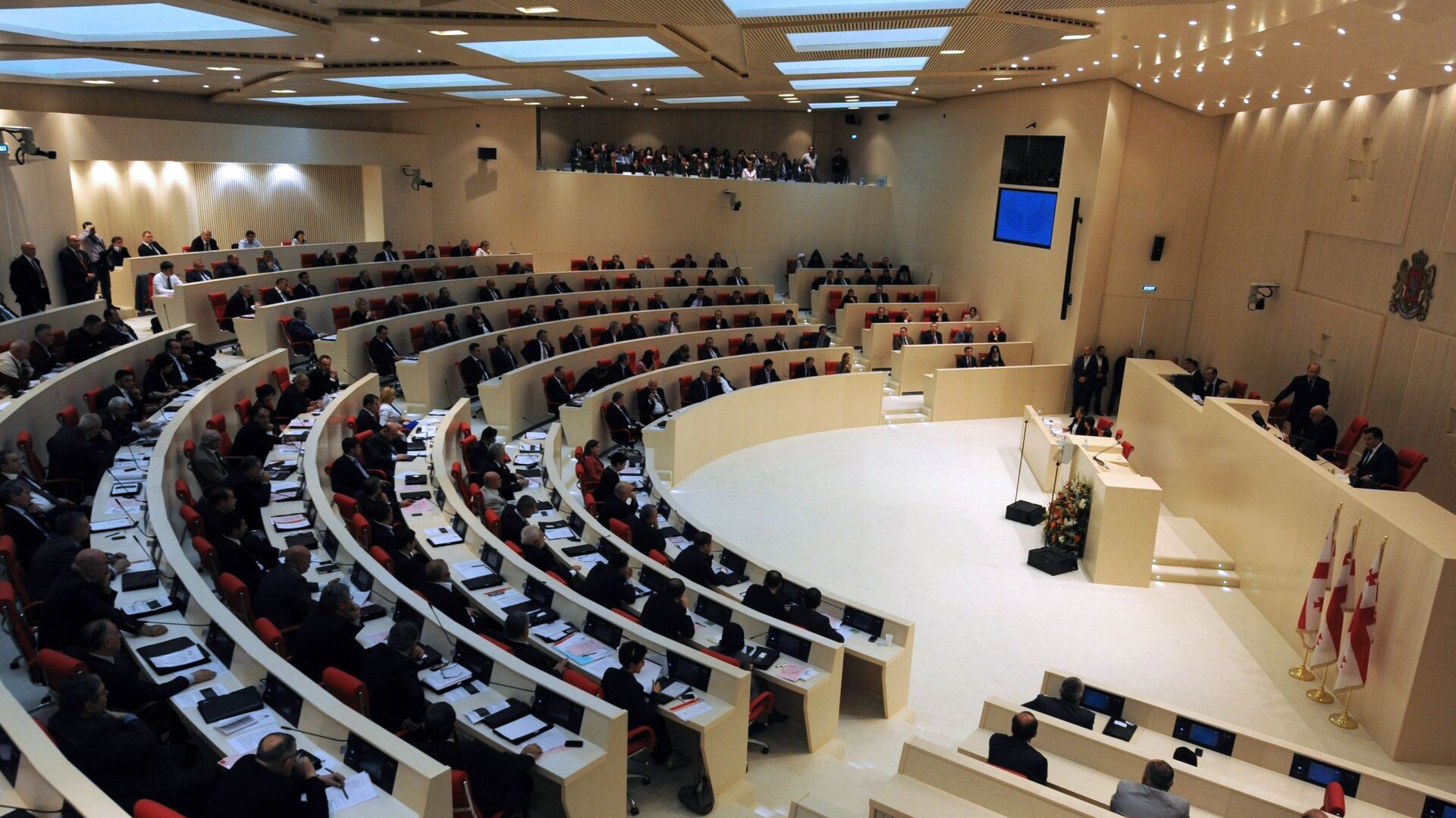 Грузия парламентская. Грузия парламентская. Дом правительства грузии. Парламент грузии в тбилиси. Грузия парламентская.