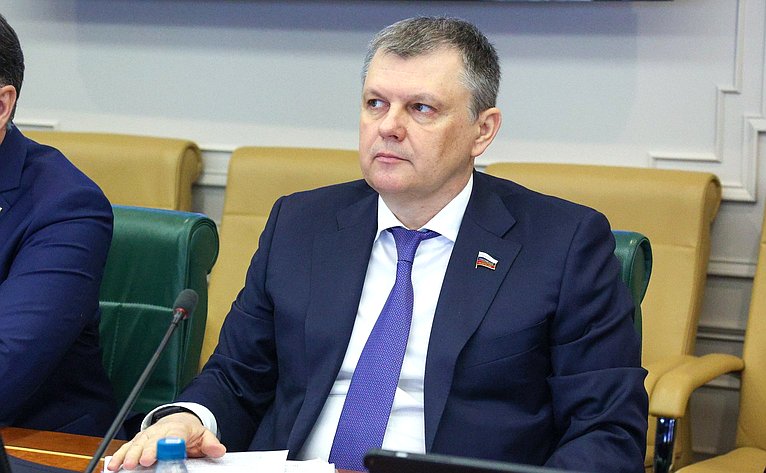 Александр Наролин