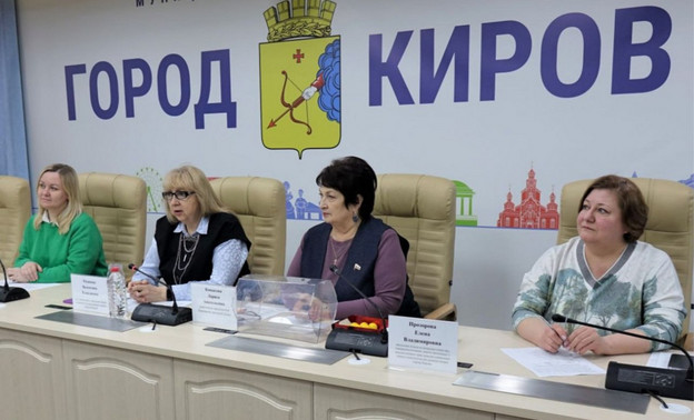 В Кирове 11 детей-сирот получили собственное жильё