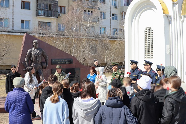 Сотрудники отдела по конвоированию УФСИН России по Республике Саха (Якутия) оказывают шефскую помощь республиканской специальной (коррекционной) школе-интернату