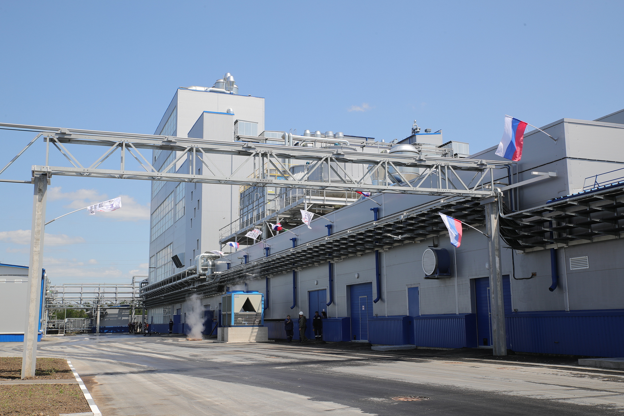 Полиэфирный завод в шахтах. Полиэфирный завод в шахтах. Полиэфирный завод в шахтах. Шахтинский полиэфирный завод открылся. Шахтинский полиэфирный завод.