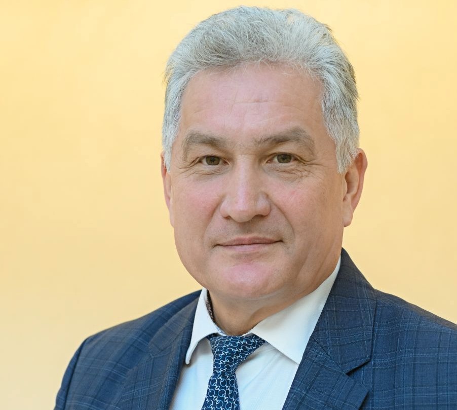 биктуганов юрий иванович. министр образования биктуганов. биктуганов министр образования свердловской области. биктуганов юрий иванович фото. биктуганов юрий иванович министр.