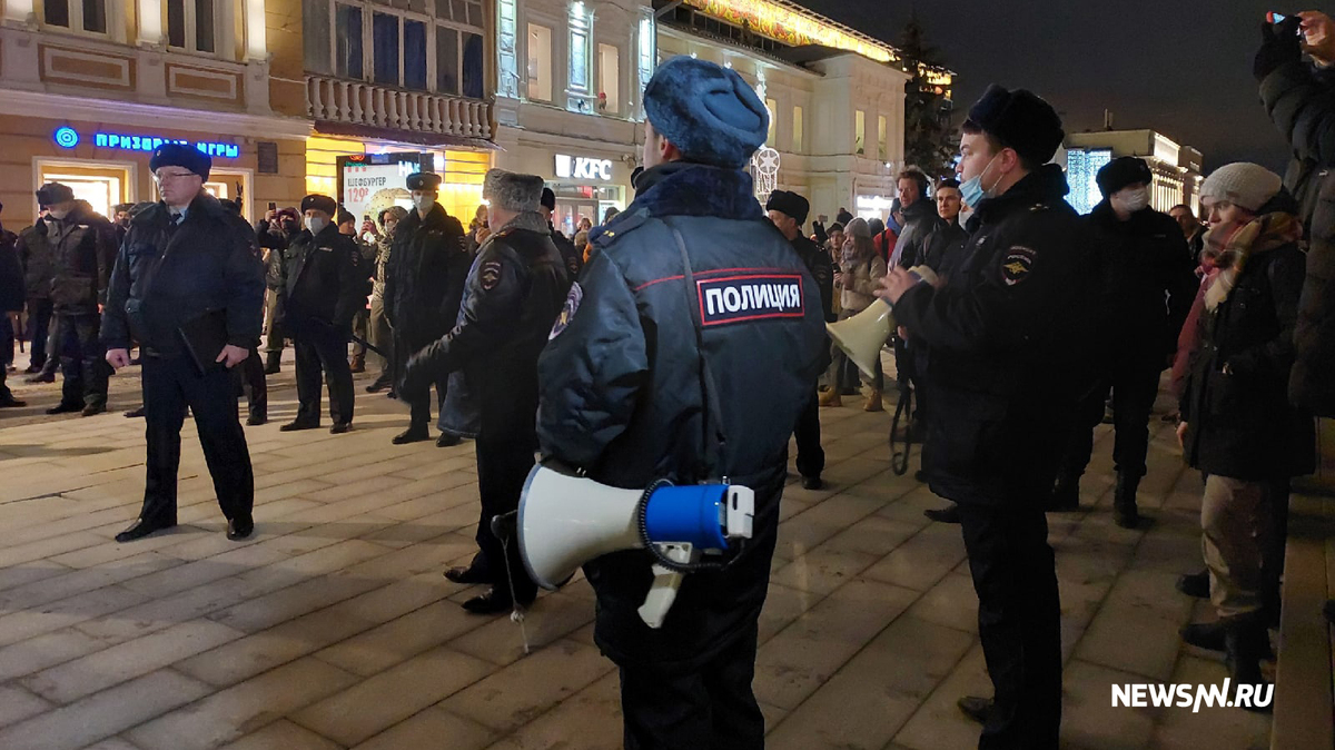 Митинг в нижнем новгороде. Митинг на площади Минина в Нижнем Новгороде 24.02.2022. Протесты в Нижнем Новгороде. Митинг в Нижнем Новгороде сегодня.