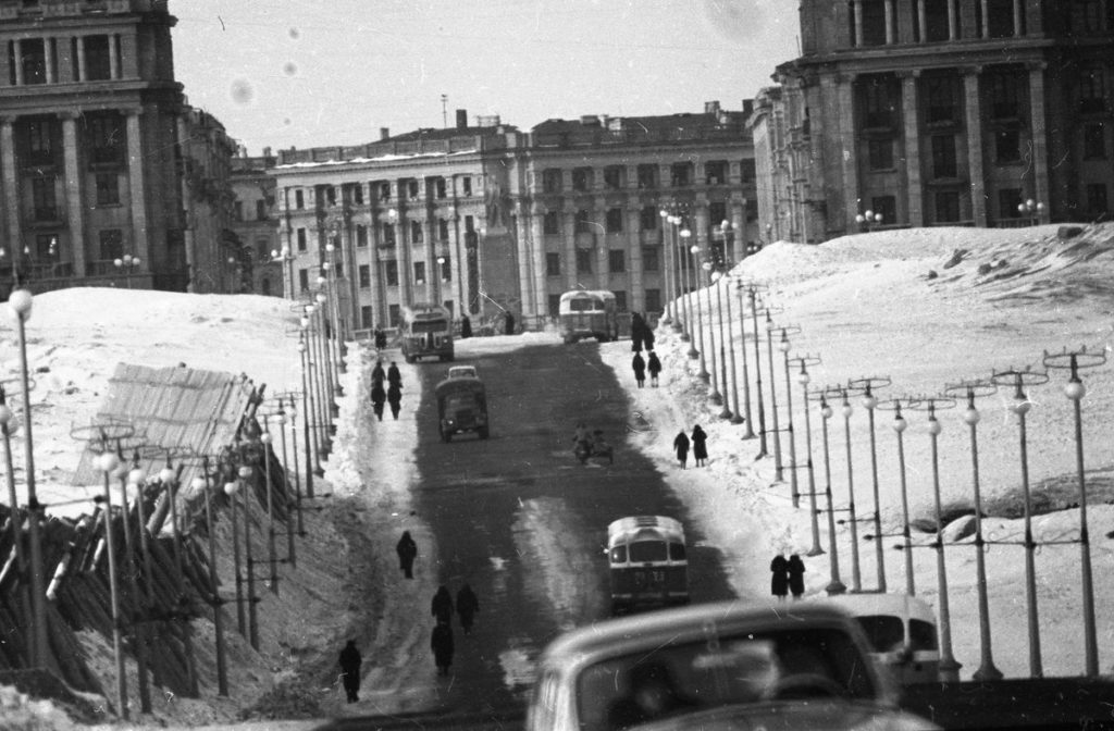 Почему стоит ленинский. 1960 Год.