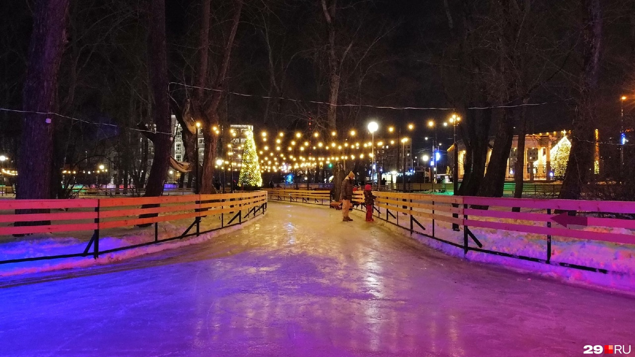 Каток у драмтеатра архангельск