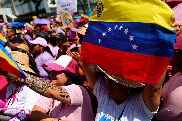 Мне хочется думать, что Венесуэле удастся сохранить себя в рамках нынешнего политического курса