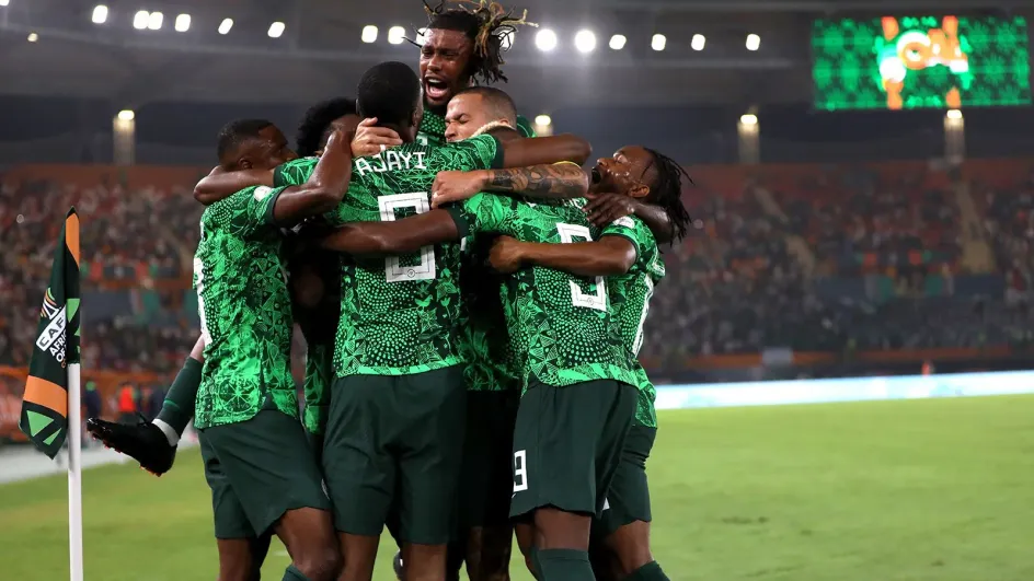 Самолет сборной Нигерии по футболу посадили в аварийном режиме