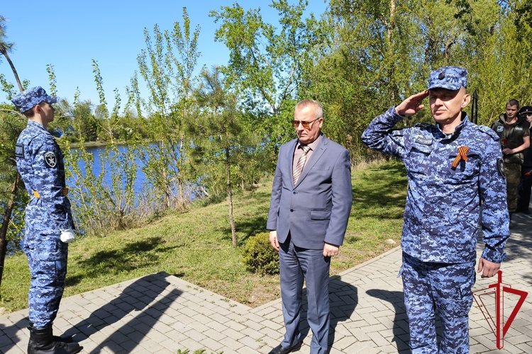 Росгвардейцы почтили память защитников Пскова