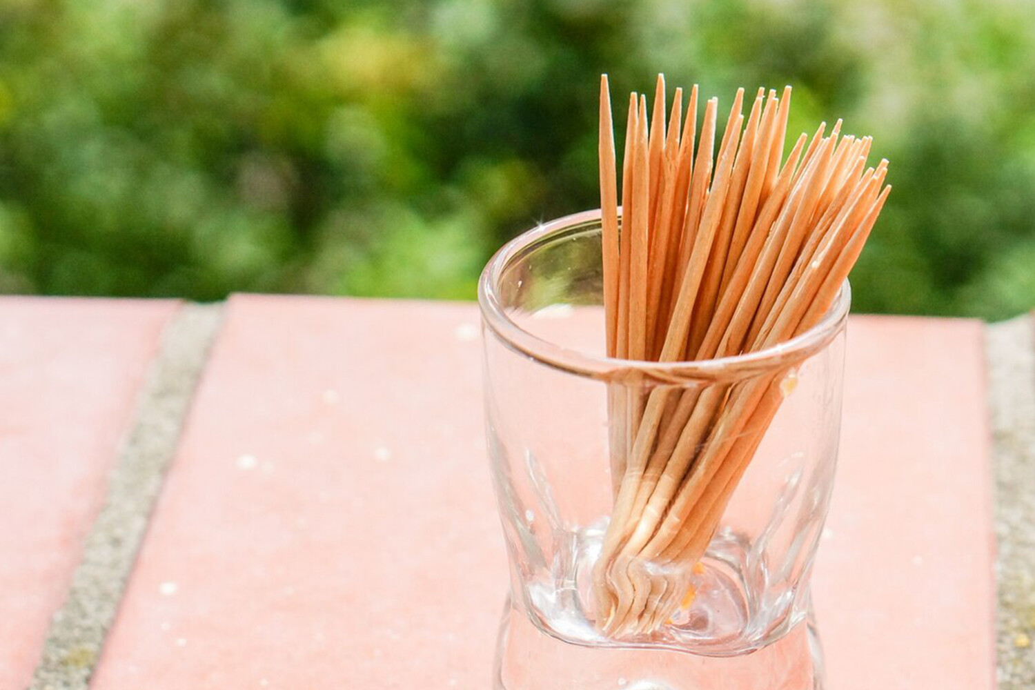 Зубочистки hident. Зубочистки. Можно ли использовать зубочистки. Зубочистки toothpick. Деревянная палочка для зубов.
