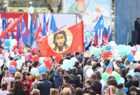 Более 3 тысяч человек встретили Первомай на набережной Амура в Хабаровске