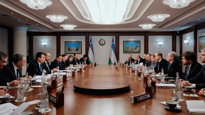 Денис Мантуров встретился с Премьер-министром Узбекистана Абдуллой Ариповым