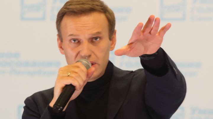 Навального* пытались спасти несколько недель: Неудобные факты
