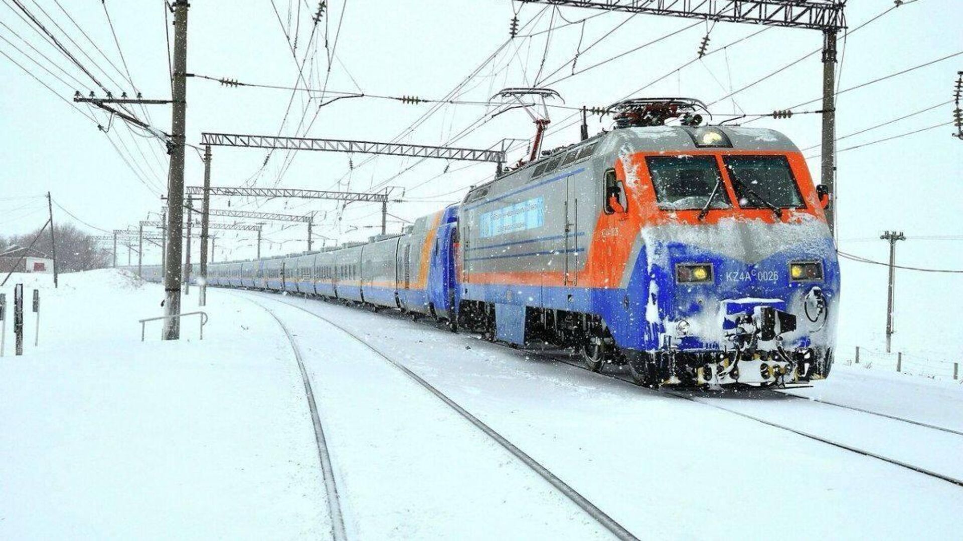 Железная дорога работает стабильно, несмотря на погоду - Sputnik Казахстан, 1920, 16.03.2024