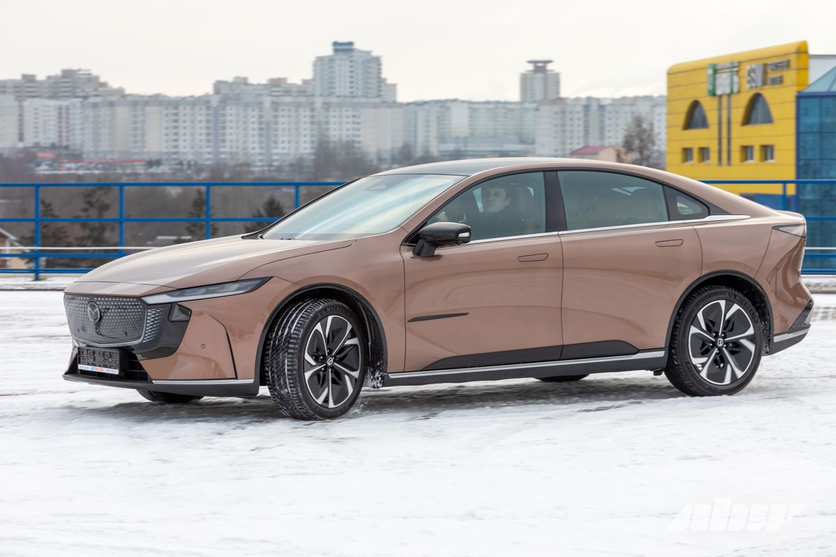 Они запомнились: топ автомобилей года от Вадима Зенькевича