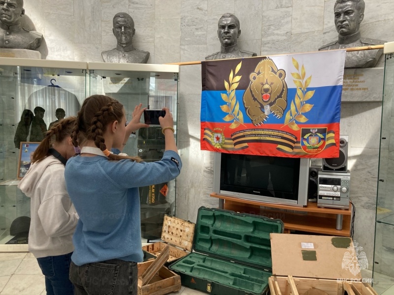 В Военно-историческом музее о подвиге народа в Великой Отечественной войне рассказали сотрудникам Орловского МЧС и их детям