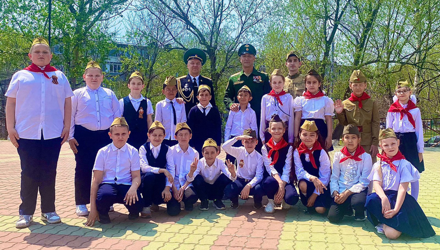 В Южно-Сахалинской начальной школе № 21 прошел смотр строя и песни 
