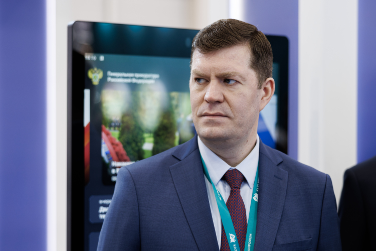 Альберт Суяргулов по-прежнему активен, занимает принципиальную позицию, и, по слухам, знаменитые «папочки Суяргулова» отнюдь не опустели