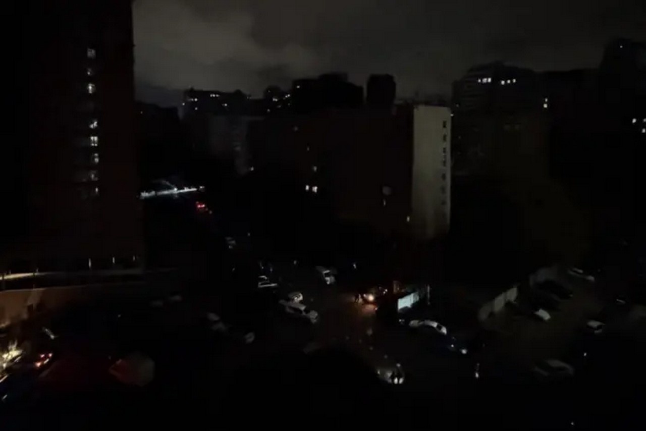 Отключение электроэнергии в Киеве.