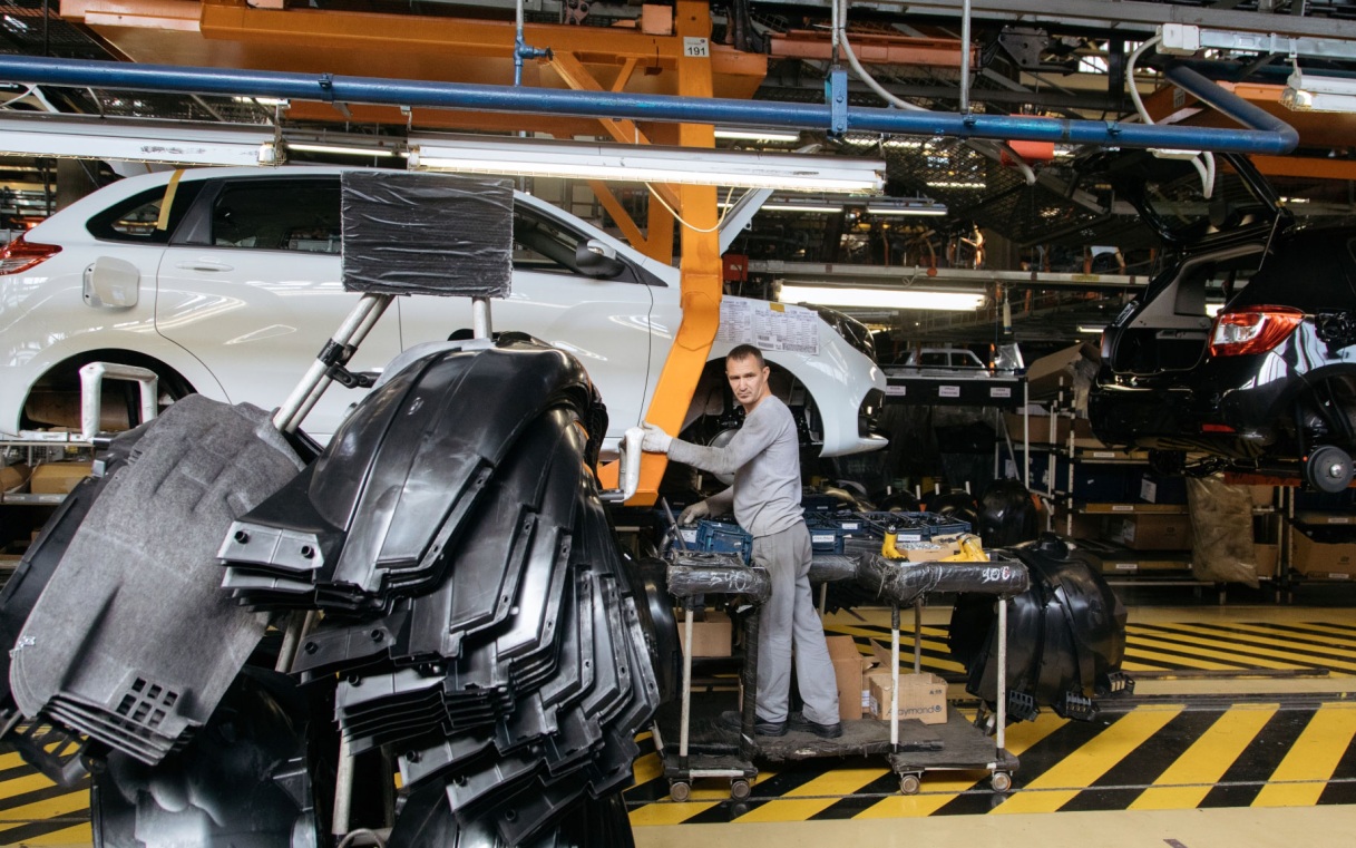 АвтоВАЗ начал отгрузки новых автомобилей SKM М7