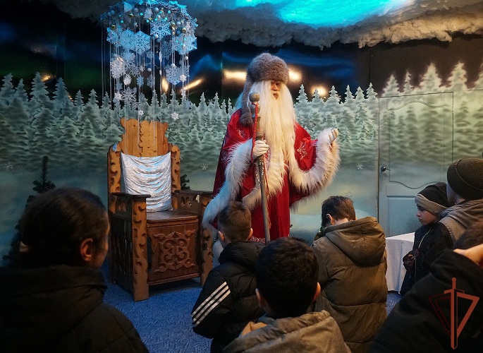 Дети участников СВО познакомились с карельским Дедом Морозом при поддержке Росгвардии