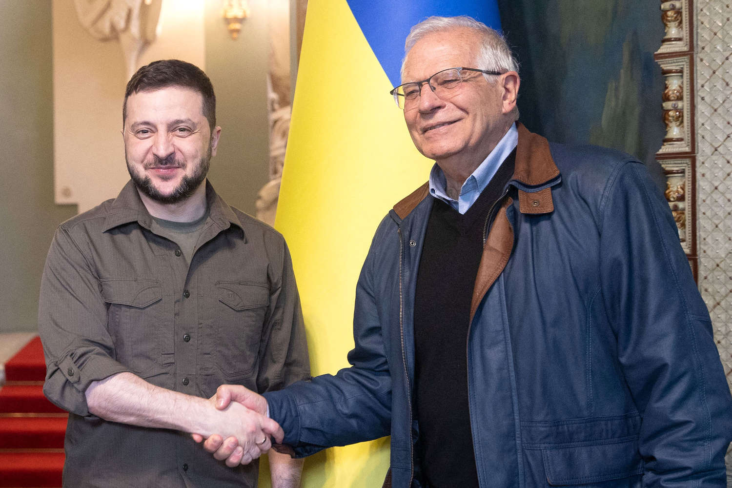 Боррель посетовал, что не может решать за европейские столицы, поставлять ли оружие Киеву