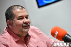 Сергей Лукьяненко начал писать романы в юношестве от скуки