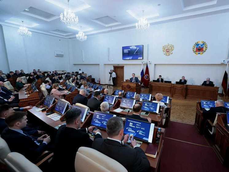 Депутаты АКЗС поддержали отчет губернатора Алтайского края Томенко