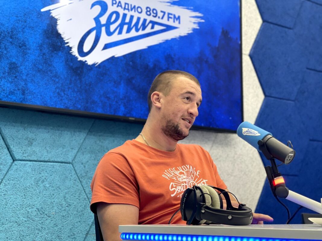 Радио зенит волна. Радио Зенит. Радио Зенит ведущие. Журавлев радио Зенит. Радио Зенит 305