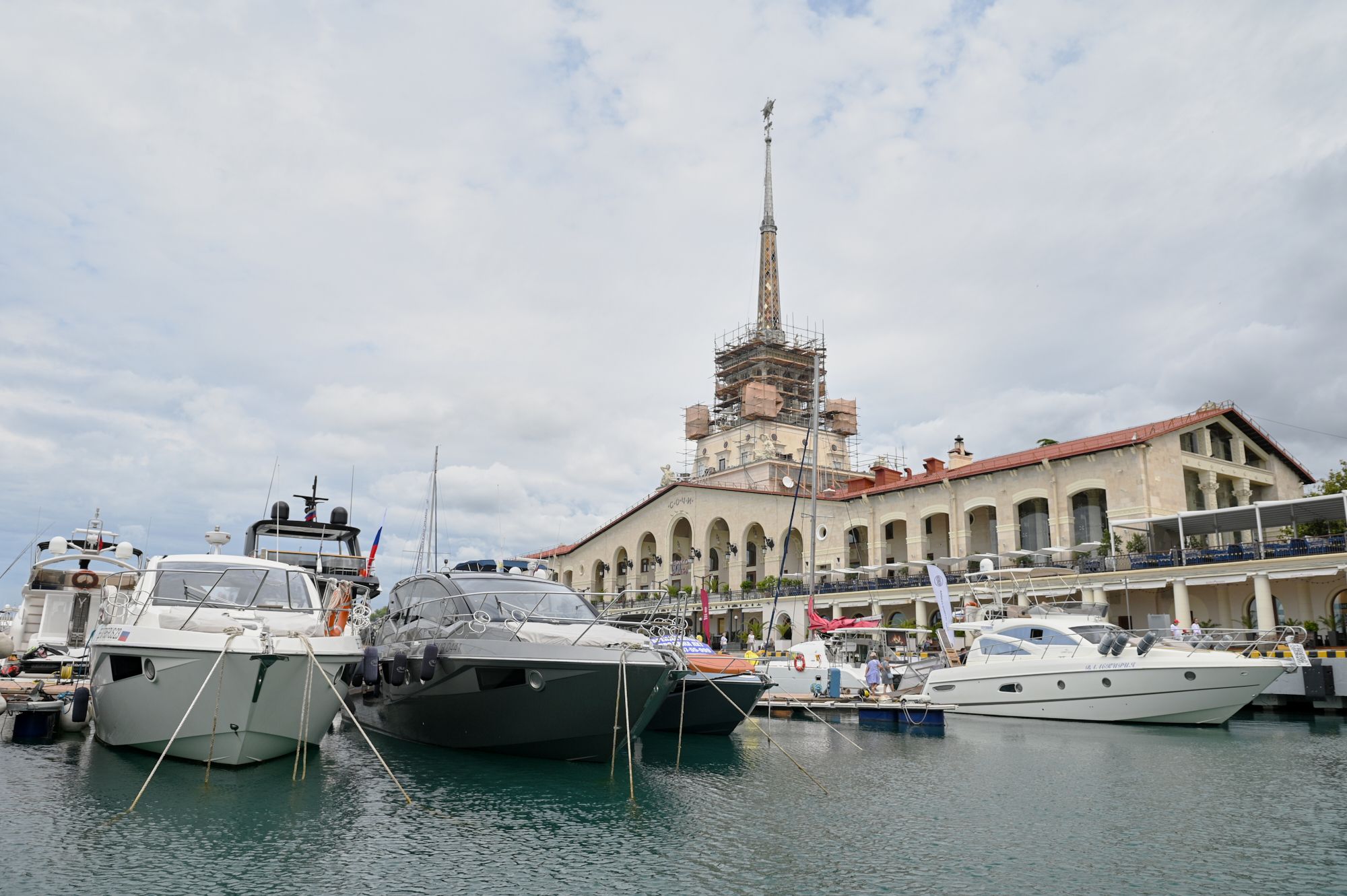 Учебные стрельбы проведут в морпорту Сочи в течение дня 19 мая