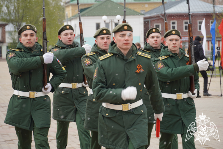 В День Победы представители Росгвардии приняли участие в праздничных мероприятиях