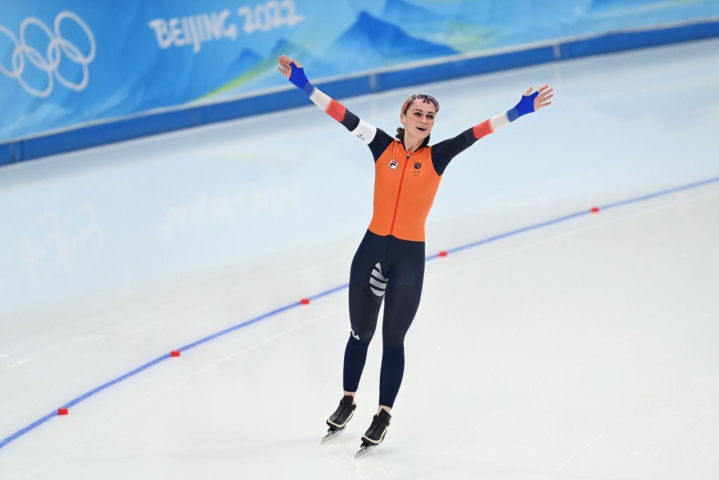 Дистанцию в 5000 метров в конькобежных соревнованиях Чемпионата мира выиграла представительница Нидерландов