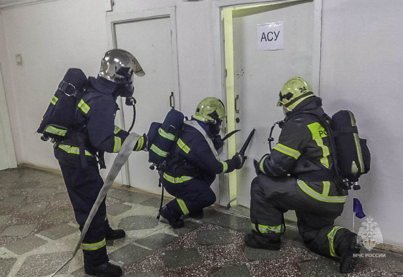 В Омске прошли пожарно тактические учения в городской клинической больнице