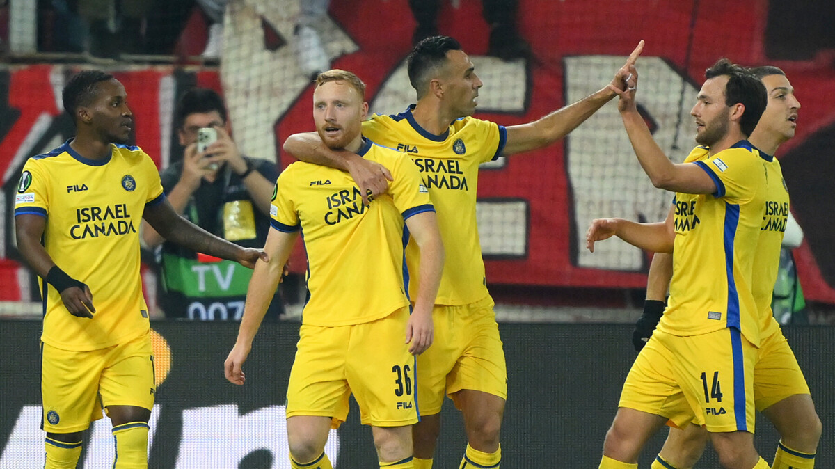 «Маккаби» из Тель‑Авива разгромил «Олимпиакос» в первом матче 1/8 финала Лиги конференций