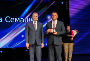 Федеральные награды вручили сотрудникам ДВГМУ в честь юбилея вуза