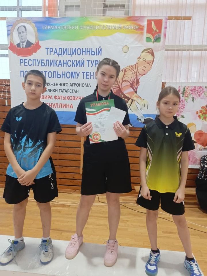 Алина Мерзлякова стала призером республиканского турнира по настольному теннису